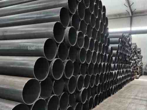 When should seamless pipe and welded pipe be chosen?