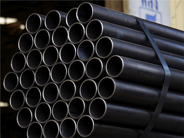 What are the methods for selecting carbon steel pipes?