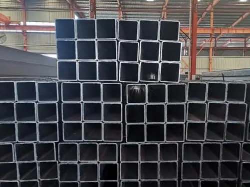 What makes a seamless square tube the preferred solution for heavy-duty structural applications?